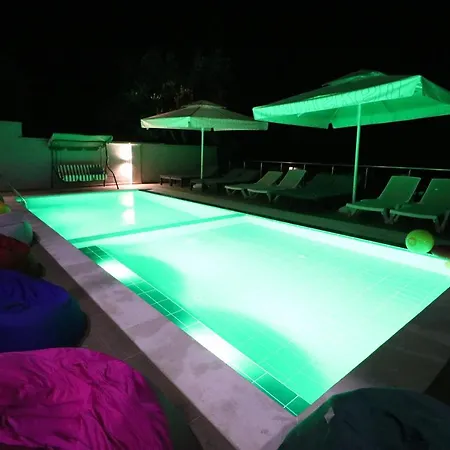 Elarad Πανσιόν Vlorë